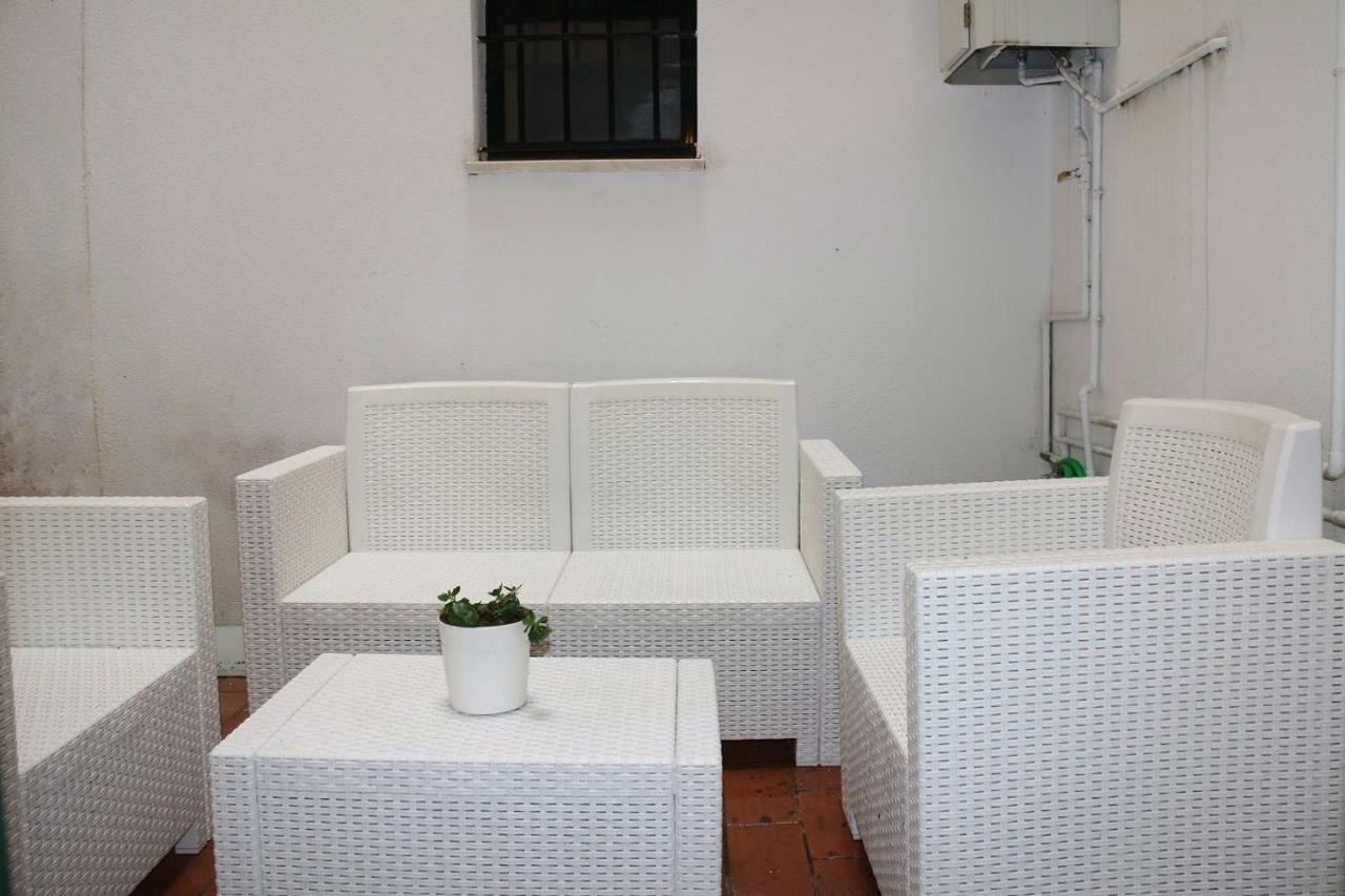 Apartamentos Rg Triana, Calle Castilla Con Patio Sevilla Eksteriør bilde