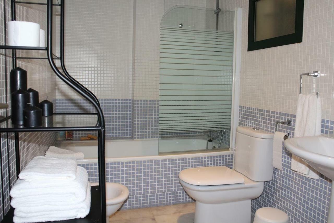Apartamentos Rg Triana, Calle Castilla Con Patio Sevilla Eksteriør bilde